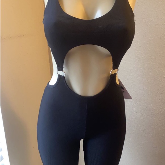 Clothing - Picture 12 of 16